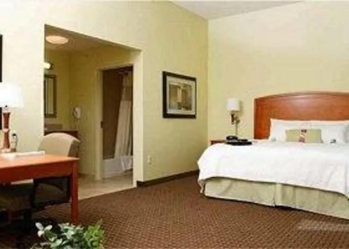Hampton & Moline-quad Int'l Aprt Hotel Moline