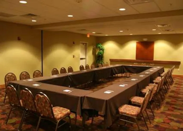 Hampton & Moline-quad Int'l Aprt Hotel Moline