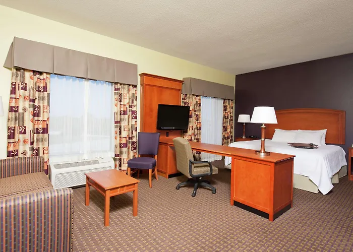 Hampton & Moline-quad Int'l Aprt 3* Moline