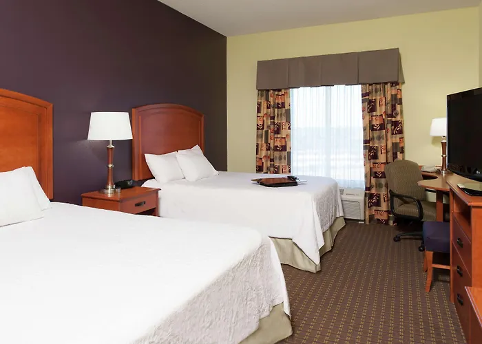 Hotel Hampton & Moline-quad Int'l Aprt 3*