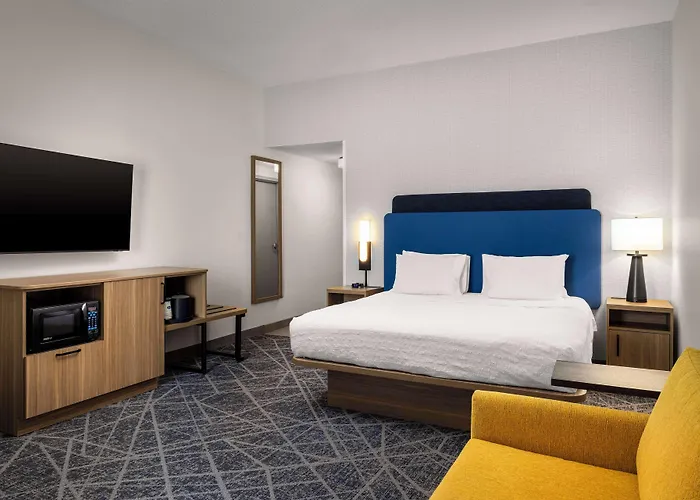 Hampton & Moline-quad Int'l Aprt Hotel