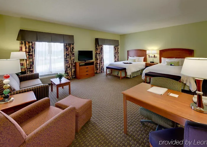 Hampton & Moline-quad Int'l Aprt 3*