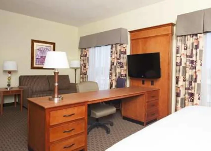 Hotel Hampton & Moline-quad Int'l Aprt 3*
